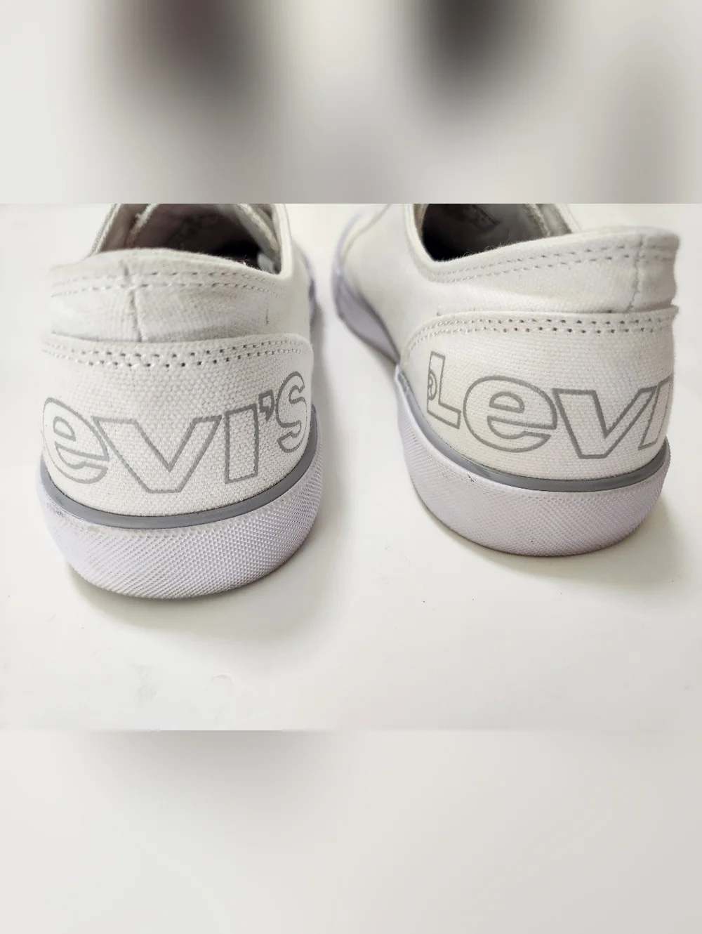 Levi's Anika White Canvas Casual Sneakers Size 8.5